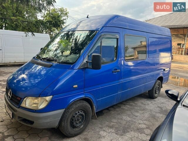 Синий Мерседес Sprinter, объемом двигателя 2.69 л и пробегом 650 тыс. км за 5900 $, фото 1 на Automoto.ua