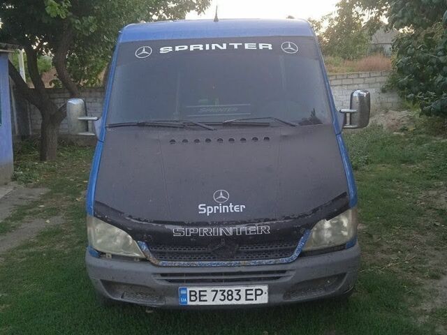Синий Мерседес Sprinter, объемом двигателя 2.2 л и пробегом 630 тыс. км за 6000 $, фото 1 на Automoto.ua