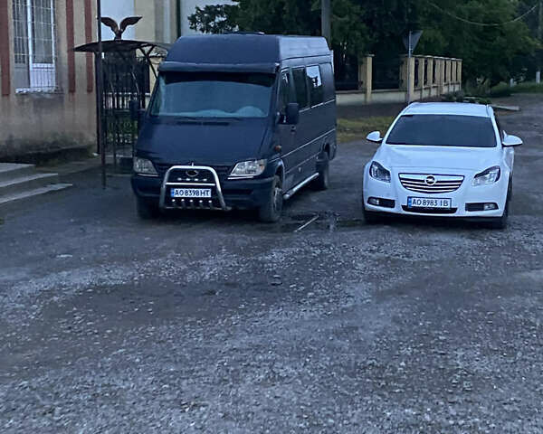 Синий Мерседес Sprinter, объемом двигателя 2.15 л и пробегом 600 тыс. км за 5500 $, фото 1 на Automoto.ua