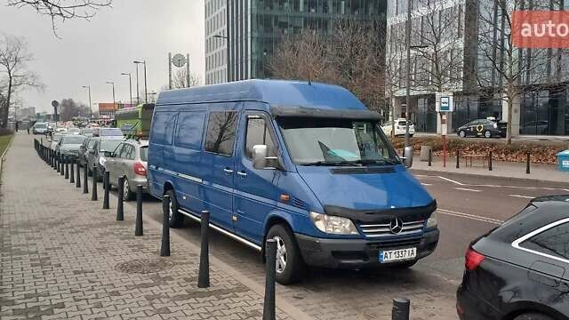 Синий Мерседес Sprinter, объемом двигателя 2.15 л и пробегом 813 тыс. км за 11200 $, фото 1 на Automoto.ua