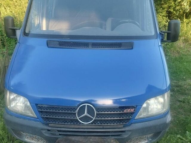 Синий Мерседес Sprinter, объемом двигателя 2.1 л и пробегом 430 тыс. км за 4500 $, фото 1 на Automoto.ua