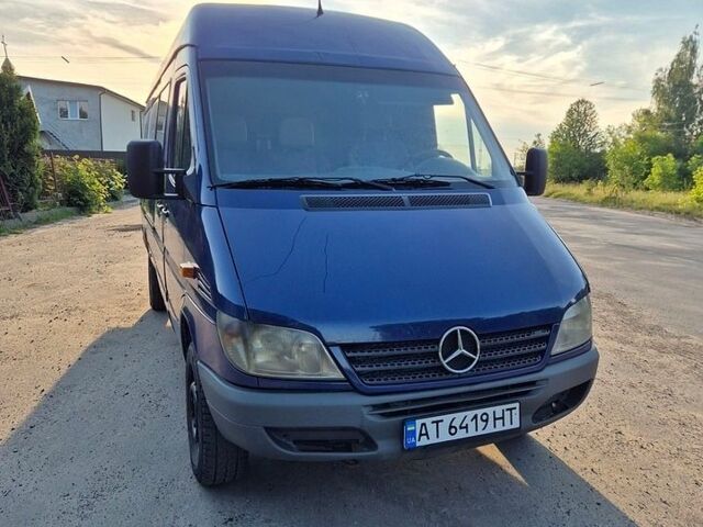 Синий Мерседес Sprinter, объемом двигателя 2.15 л и пробегом 700 тыс. км за 7499 $, фото 1 на Automoto.ua