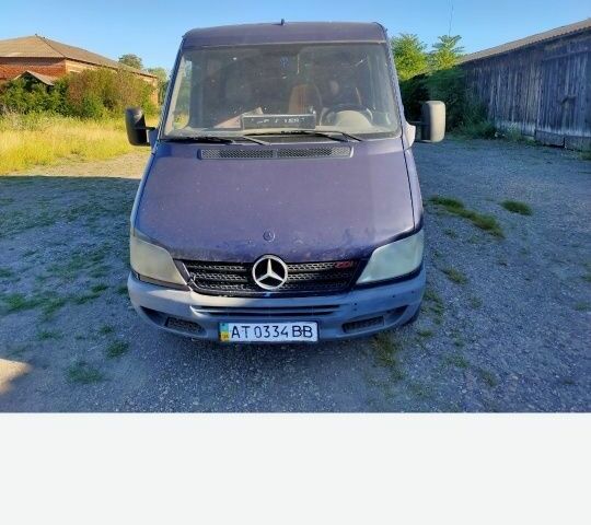 Синий Мерседес Sprinter, объемом двигателя 0 л и пробегом 450 тыс. км за 3100 $, фото 1 на Automoto.ua