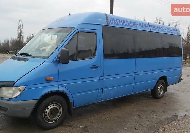 Синий Мерседес Sprinter, объемом двигателя 2.15 л и пробегом 55 тыс. км за 7000 $, фото 1 на Automoto.ua