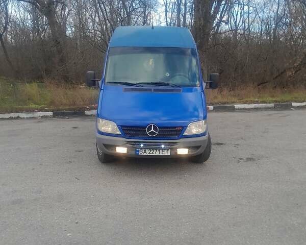 Синій Мерседес Sprinter, об'ємом двигуна 2.15 л та пробігом 771 тис. км за 8500 $, фото 1 на Automoto.ua