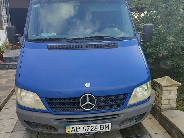 Синий Мерседес Sprinter, объемом двигателя 2.15 л и пробегом 999 тыс. км за 9500 $, фото 1 на Automoto.ua