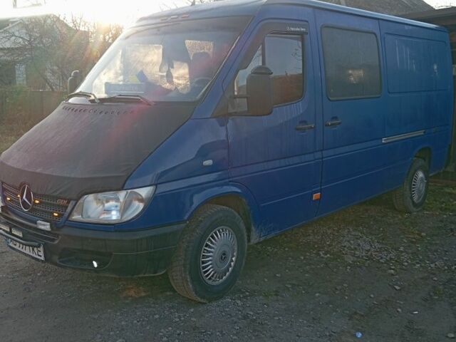 Синій Мерседес Sprinter, об'ємом двигуна 2.1 л та пробігом 400 тис. км за 9500 $, фото 1 на Automoto.ua