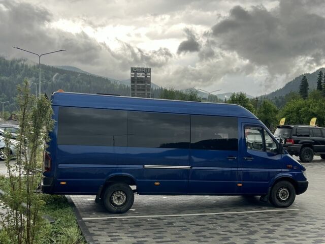 Синий Мерседес Sprinter, объемом двигателя 2.7 л и пробегом 530 тыс. км за 11000 $, фото 1 на Automoto.ua