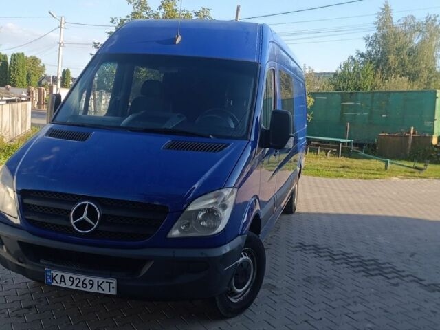 Синий Мерседес Sprinter, объемом двигателя 2.15 л и пробегом 398 тыс. км за 11900 $, фото 1 на Automoto.ua
