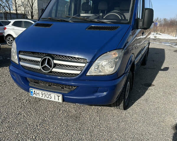 Синий Мерседес Sprinter, объемом двигателя 2.99 л и пробегом 420 тыс. км за 15000 $, фото 1 на Automoto.ua