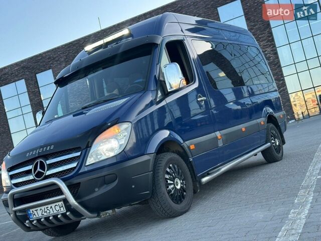 Синий Мерседес Sprinter, объемом двигателя 2.15 л и пробегом 300 тыс. км за 11650 $, фото 1 на Automoto.ua