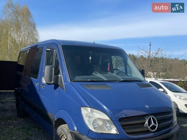 Синий Мерседес Sprinter, объемом двигателя 2.2 л и пробегом 900 тыс. км за 12000 $, фото 1 на Automoto.ua
