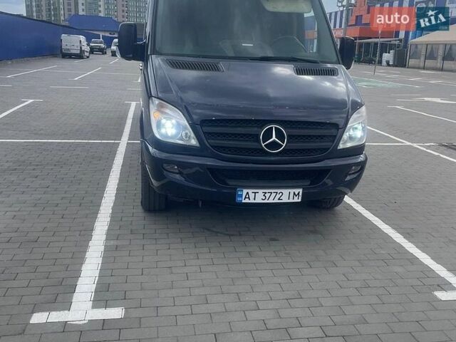 Синий Мерседес Sprinter, объемом двигателя 3 л и пробегом 300 тыс. км за 11200 $, фото 1 на Automoto.ua