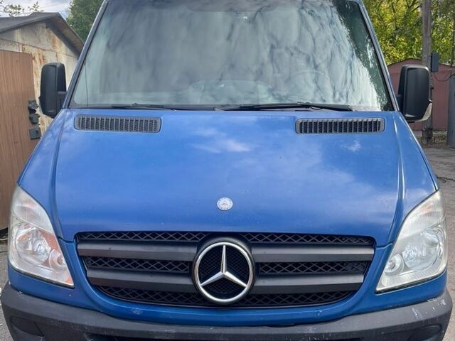 Синий Мерседес Sprinter, объемом двигателя 2.2 л и пробегом 355 тыс. км за 15000 $, фото 1 на Automoto.ua