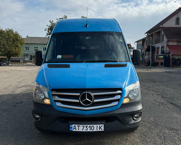 Синий Мерседес Sprinter, объемом двигателя 2.2 л и пробегом 310 тыс. км за 21300 $, фото 1 на Automoto.ua