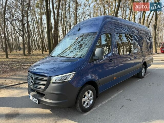 Синий Мерседес Sprinter, объемом двигателя 2.14 л и пробегом 300 тыс. км за 48585 $, фото 1 на Automoto.ua