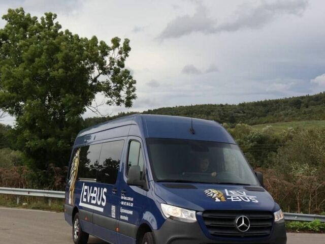 Синий Мерседес Sprinter, объемом двигателя 2.14 л и пробегом 235 тыс. км за 51800 $, фото 1 на Automoto.ua