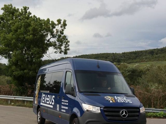 Синий Мерседес Sprinter, объемом двигателя 2.14 л и пробегом 235 тыс. км за 51950 $, фото 1 на Automoto.ua