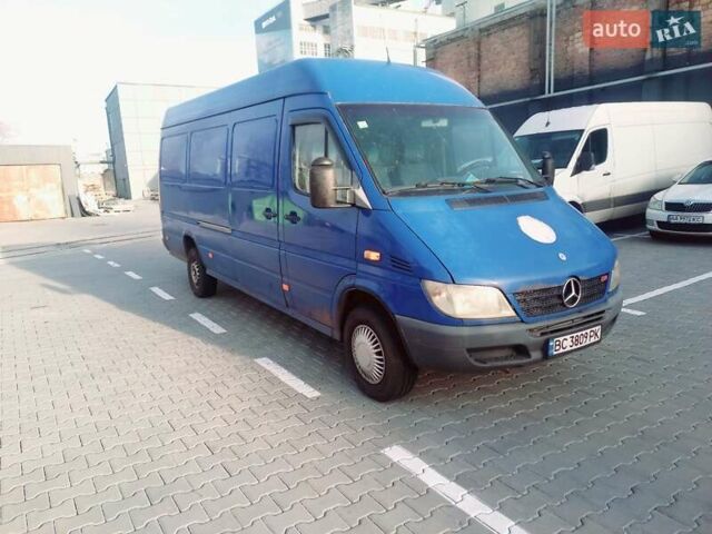 Синий Мерседес Sprinter, объемом двигателя 2.2 л и пробегом 372 тыс. км за 6300 $, фото 1 на Automoto.ua