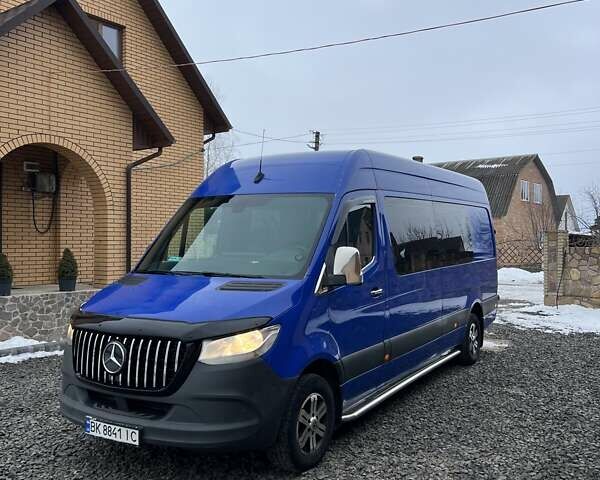 Синій Мерседес Sprinter, об'ємом двигуна 2.14 л та пробігом 610 тис. км за 29799 $, фото 1 на Automoto.ua