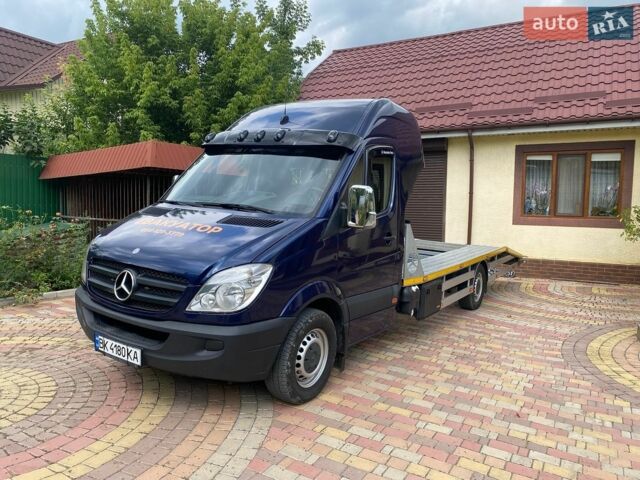 Синий Мерседес Sprinter, объемом двигателя 2.15 л и пробегом 550 тыс. км за 16800 $, фото 1 на Automoto.ua