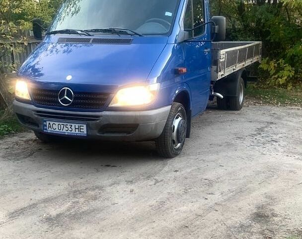Синий Мерседес Sprinter, объемом двигателя 2.69 л и пробегом 343 тыс. км за 14500 $, фото 1 на Automoto.ua
