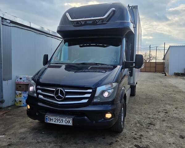 Синий Мерседес Sprinter, объемом двигателя 3 л и пробегом 377 тыс. км за 29999 $, фото 1 на Automoto.ua