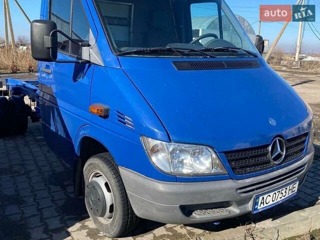 Синий Мерседес Sprinter, объемом двигателя 2.69 л и пробегом 344 тыс. км за 14500 $, фото 1 на Automoto.ua