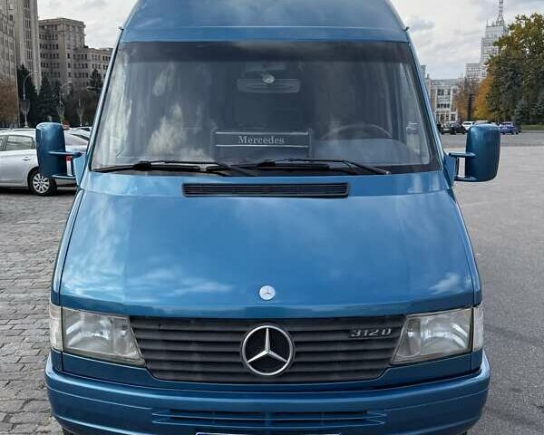 Мерседес Sprinter 1998 в Харькове на Automoto.ua Синий Мерседес Sprinter, объемом двигателя 2.87 л и пробегом 500 тыс. км за 9600 $, фото 1 на Automoto.ua