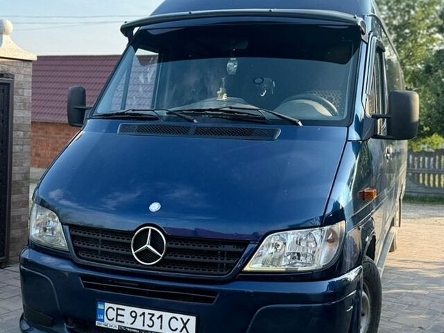 Синий Мерседес Sprinter, объемом двигателя 2.7 л и пробегом 380 тыс. км за 9000 $, фото 1 на Automoto.ua
