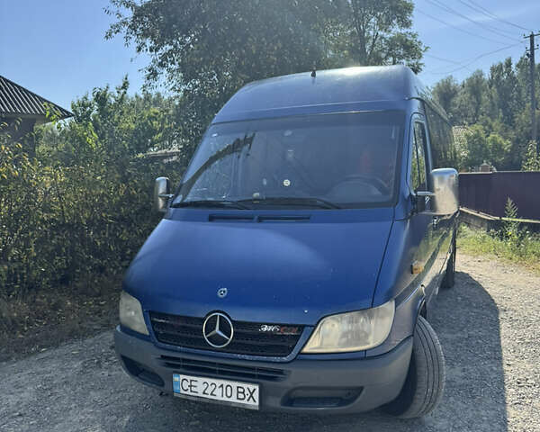 Синій Мерседес Sprinter, об'ємом двигуна 2.69 л та пробігом 500 тис. км за 9000 $, фото 1 на Automoto.ua