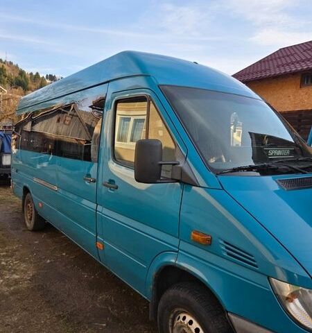 Синий Мерседес Sprinter, объемом двигателя 2.7 л и пробегом 280 тыс. км за 10510 $, фото 1 на Automoto.ua
