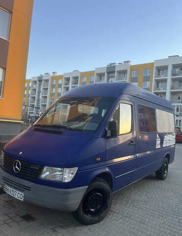 Синий Мерседес Sprinter, объемом двигателя 2.9 л и пробегом 350 тыс. км за 5200 $, фото 1 на Automoto.ua