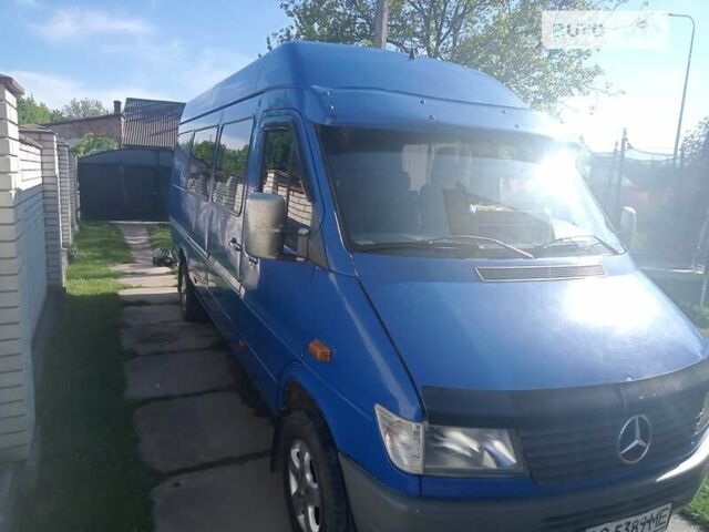 Синій Мерседес Sprinter, об'ємом двигуна 0 л та пробігом 125 тис. км за 6500 $, фото 1 на Automoto.ua