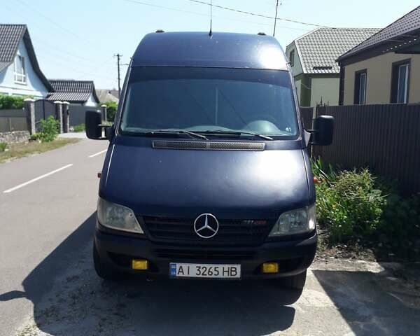 Синій Мерседес Sprinter, об'ємом двигуна 2.2 л та пробігом 720 тис. км за 9500 $, фото 1 на Automoto.ua