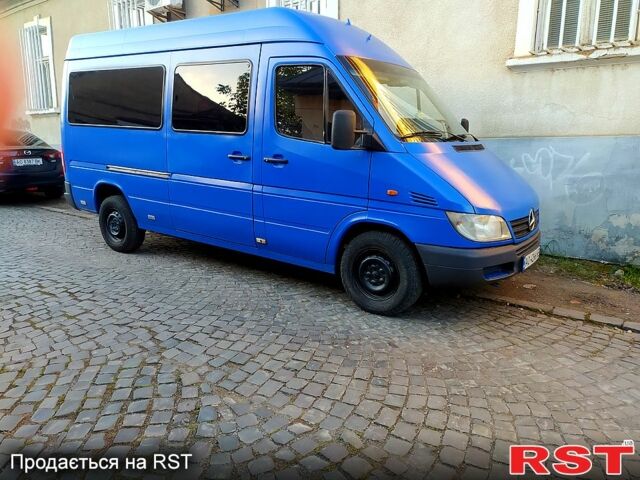 Синий Мерседес Sprinter, объемом двигателя 2.7 л и пробегом 421 тыс. км за 8500 $, фото 1 на Automoto.ua