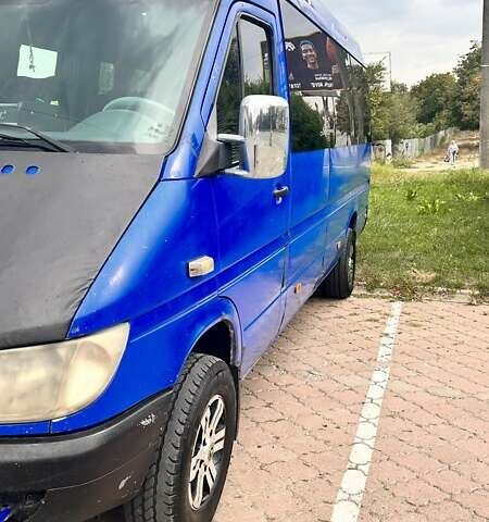 Синий Мерседес Sprinter, объемом двигателя 2.2 л и пробегом 713 тыс. км за 6100 $, фото 1 на Automoto.ua