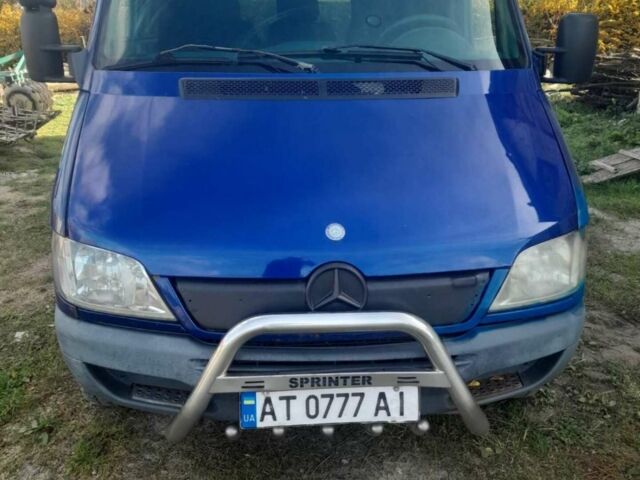 Синій Мерседес Sprinter, об'ємом двигуна 2.1 л та пробігом 450 тис. км за 5500 $, фото 1 на Automoto.ua