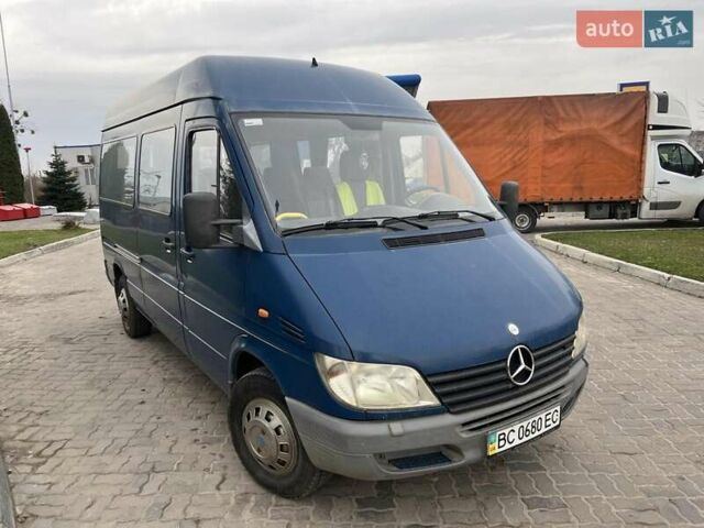 Синий Мерседес Sprinter, объемом двигателя 2.15 л и пробегом 352 тыс. км за 11000 $, фото 1 на Automoto.ua