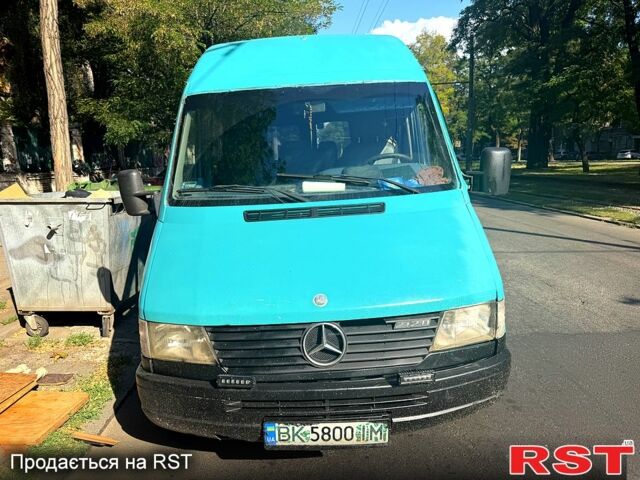 Синій Мерседес Sprinter, об'ємом двигуна 2.7 л та пробігом 677 тис. км за 4700 $, фото 1 на Automoto.ua
