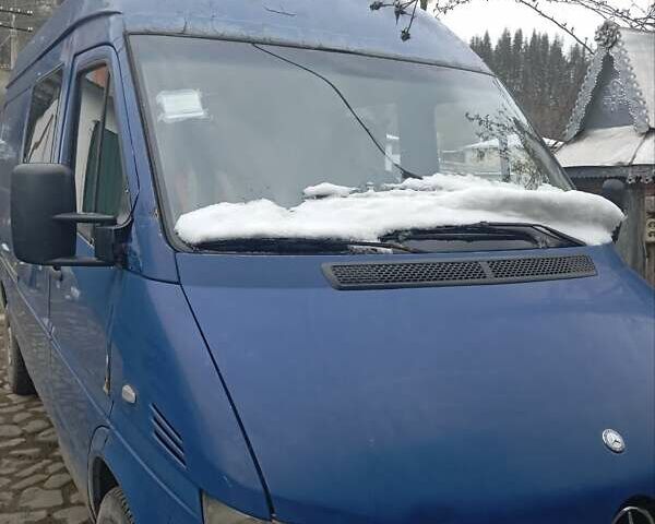 Синій Мерседес Sprinter, об'ємом двигуна 2.2 л та пробігом 307 тис. км за 4000 $, фото 1 на Automoto.ua