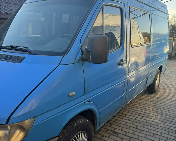 Синий Мерседес Sprinter, объемом двигателя 2.1 л и пробегом 300 тыс. км за 5300 $, фото 1 на Automoto.ua