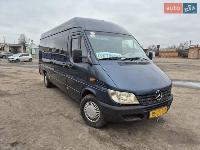 Синий Мерседес Sprinter, объемом двигателя 2.2 л и пробегом 300 тыс. км за 6500 $, фото 1 на Automoto.ua