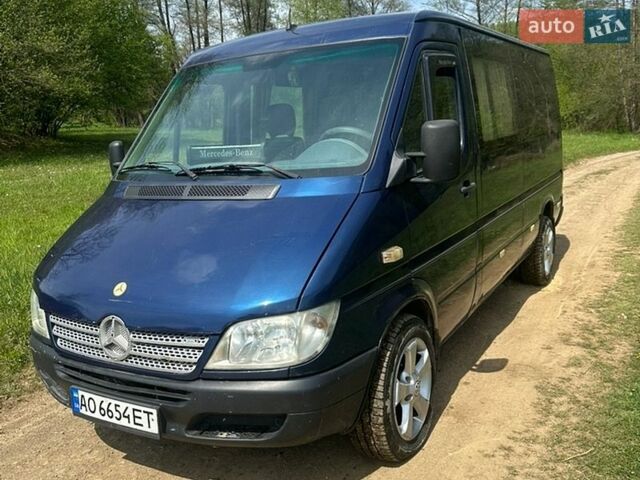 Синий Мерседес Sprinter, объемом двигателя 2.2 л и пробегом 730 тыс. км за 6500 $, фото 1 на Automoto.ua