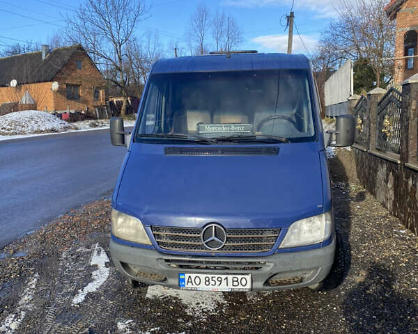 Синий Мерседес Sprinter, объемом двигателя 2.15 л и пробегом 441 тыс. км за 8700 $, фото 1 на Automoto.ua