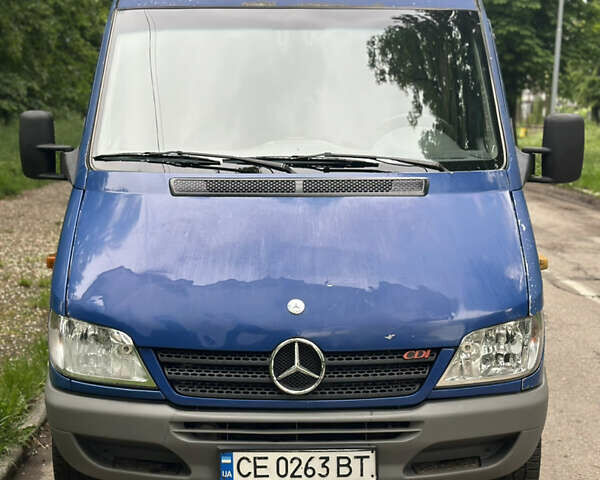 Синий Мерседес Sprinter, объемом двигателя 2.69 л и пробегом 720 тыс. км за 8500 $, фото 1 на Automoto.ua