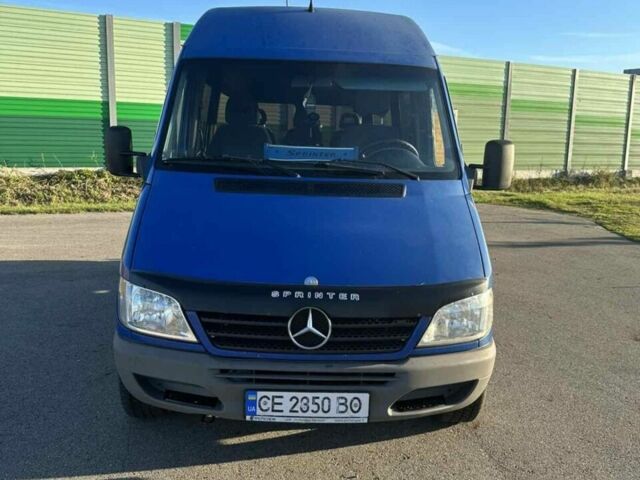 Синий Мерседес Sprinter, объемом двигателя 2.1 л и пробегом 313 тыс. км за 8999 $, фото 1 на Automoto.ua