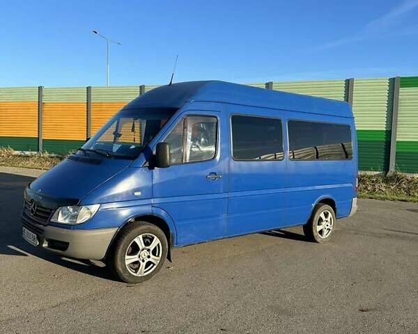 Синий Мерседес Sprinter, объемом двигателя 0 л и пробегом 313 тыс. км за 9800 $, фото 1 на Automoto.ua