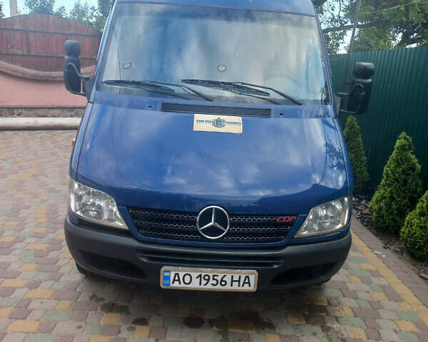 Синий Мерседес Sprinter, объемом двигателя 2.69 л и пробегом 799 тыс. км за 10100 $, фото 1 на Automoto.ua