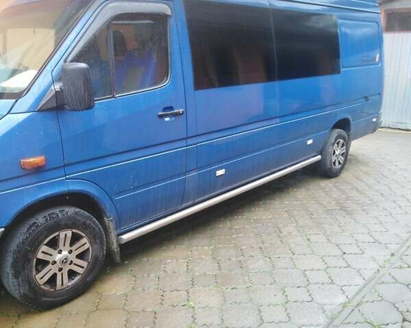 Синий Мерседес Sprinter, объемом двигателя 2.15 л и пробегом 580 тыс. км за 9500 $, фото 1 на Automoto.ua